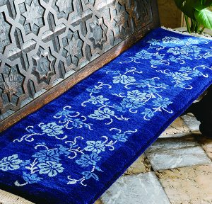 速玉唐草紋　約38×122cm　181,440円